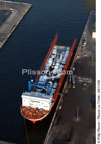 Transport de bateaux de plaisance à Miami. - © Philip Plisson / Plisson La Trinité / AA11436 - Nos reportages photos - Porte-conteneurs