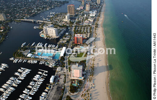 Paysage littoral de Miami. - © Philip Plisson / Plisson La Trinité / AA11443 - Nos reportages photos - Piscine