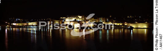 Malta by night. - © Philip Plisson / Plisson La Trinité / AA11467 - Photo Galleries - Town