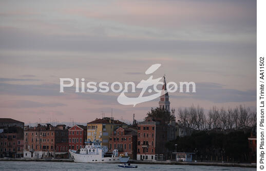 End of the day in Venice. - © Philip Plisson / Plisson La Trinité / AA11502 - Photo Galleries - Venice like never seen before