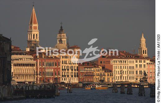 Fin de journée sur Venise. - © Philip Plisson / Plisson La Trinité / AA11520 - Nos reportages photos - Bac