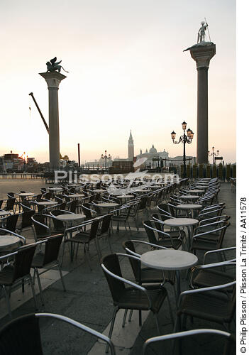 Place Saint Marc To Venice. - © Philip Plisson / Plisson La Trinité / AA11578 - Photo Galleries - Coffee bar
