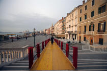 On the quays of Venice. © Philip Plisson / Plisson La Trinité / AA11579 - Photo Galleries - Quay