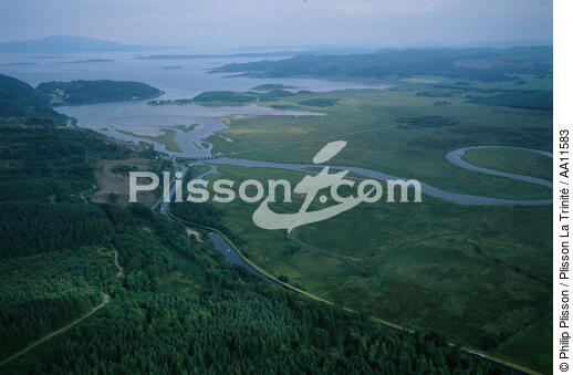 The channel of Crinan in Scotland. - © Philip Plisson / Plisson La Trinité / AA11583 - Photo Galleries - Scotland