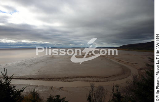 Baie de Fundy. - © Philip Plisson / Plisson La Trinité / AA11594 - Nos reportages photos - Ciel gris