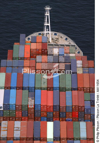 Container ships in the Rail of Ouessant. - © Philip Plisson / Plisson La Trinité / AA11654 - Photo Galleries - CMA CGM Marco Polo