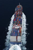 Container ships in the Rail of Ouessant. © Philip Plisson / Plisson La Trinité / AA11661 - Photo Galleries - Wake
