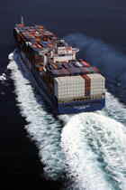Container ships in the Rail of Ouessant. © Philip Plisson / Plisson La Trinité / AA11665 - Photo Galleries - Wake