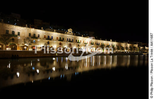 Valletta by night. - © Philip Plisson / Plisson La Trinité / AA11687 - Photo Galleries - Colours of Malta