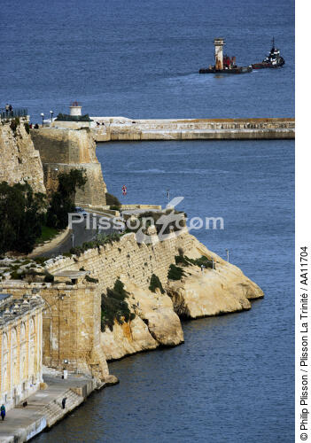Malta. - © Philip Plisson / Plisson La Trinité / AA11704 - Photo Galleries - Harbour light
