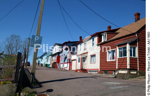 Rue de Saint- Pierre et Miquelon. - © Philip Plisson / Plisson La Trinité / AA11860 - Nos reportages photos - Beau temps