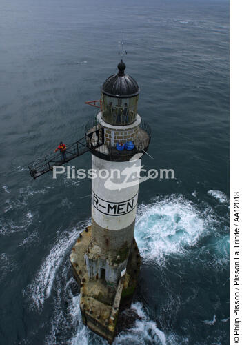 Ar Men lighthouse. - © Philip Plisson / Plisson La Trinité / AA12013 - Photo Galleries - Man