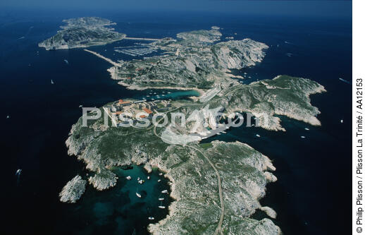 The Frioul. - © Philip Plisson / Plisson La Trinité / AA12153 - Photo Galleries - Island [13]