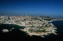 The town of Marseille. © Philip Plisson / Plisson La Trinité / AA12154 - Photo Galleries - Blue sky