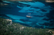 Mooring in Corsica. © Philip Plisson / Plisson La Trinité / AA12162 - Photo Galleries - Good weather