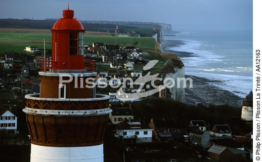 The lighthouse of Ault. - © Philip Plisson / Plisson La Trinité / AA12163 - Photo Galleries - Dusk