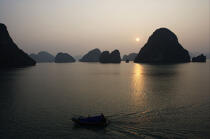 The Along bay. © Philip Plisson / Plisson La Trinité / AA12321 - Photo Galleries - Vietnam
