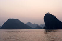 Sunset in Along Bay. © Philip Plisson / Plisson La Trinité / AA12340 - Photo Galleries - Vietnam