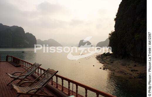 Pont supérieur d'une jonque dans la Baie d'Along. - © Philip Plisson / Plisson La Trinité / AA12397 - Nos reportages photos - La Baie d'Along, Vietnam