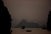 Along Bay by night. © Philip Plisson / Plisson La Trinité / AA12404 - Photo Galleries - Along Bay, Vietnam