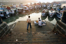 Sur le port de Bombay. © Philip Plisson / Plisson La Trinité / AA12500 - Nos reportages photos - Bombay