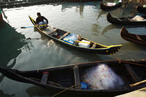 In the port of Cochin. © Philip Plisson / Plisson La Trinité / AA12593 - Photo Galleries - Fishing equipment