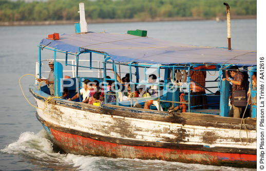 Ferry in Cochin. - © Philip Plisson / Plisson La Trinité / AA12616 - Photo Galleries - India