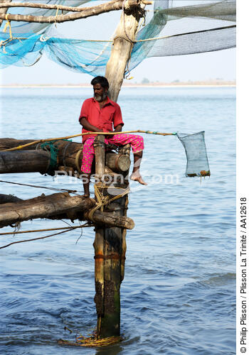 Cochin. - © Philip Plisson / Plisson La Trinité / AA12618 - Photo Galleries - Square fishing net