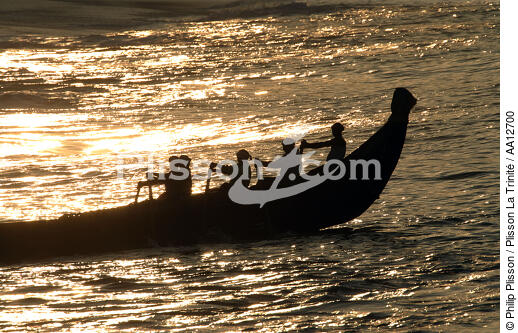 Departure for fishing in Vilinjam. - © Philip Plisson / Plisson La Trinité / AA12700 - Photo Galleries - India