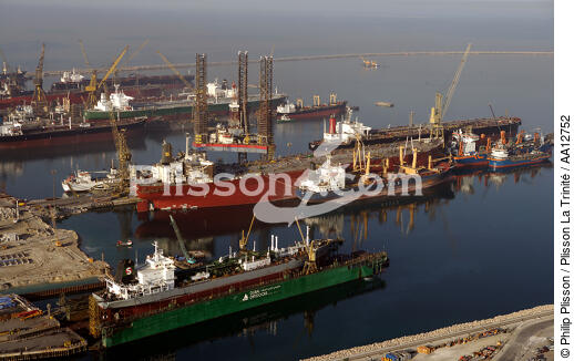Chantier naval dans le port de Dubai. - © Philip Plisson / Plisson La Trinité / AA12752 - Nos reportages photos - Dubai