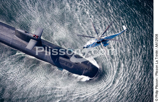 Sous-marin SNLE. - © Philip Plisson / Plisson La Trinité / AA12908 - Nos reportages photos - Mer d'Iroise