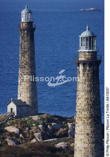 Cape Ann Twin Lighthouse in Massachusetts. - © Philip Plisson / Plisson La Trinité / AA13537 - Photo Galleries - Cape Ann Twin Lighthouses