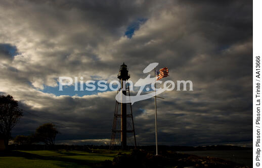 Marblehead Neck light - © Philip Plisson / Plisson La Trinité / AA13666 - Photo Galleries - Cloud
