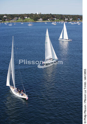 Régate de 12 mètres JI devant Newport. - © Philip Plisson / Plisson La Trinité / AA13855 - Nos reportages photos - Ville [Rhode Island]