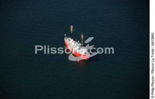Bateau phare devant Newport. - © Philip Plisson / Plisson La Trinité / AA13865 - Nos reportages photos - Bateau phare