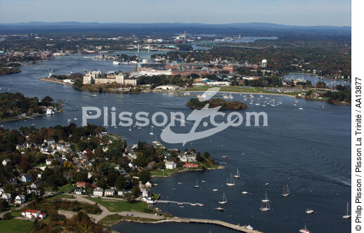 Portsmouth dans l'état du New Hampshire. - © Philip Plisson / Plisson La Trinité / AA13877 - Nos reportages photos - Couleurs d'Automne en Nouvelle Angleterre