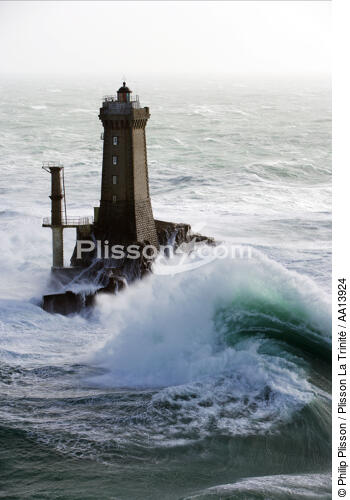 Storm in the strong current of Raz de Sein. - © Philip Plisson / Plisson La Trinité / AA13924 - Photo Galleries - Vieille [The]
