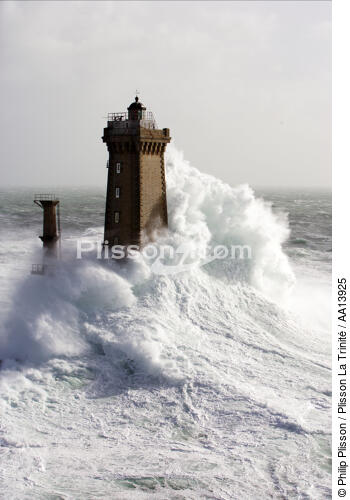 Storm in the strong current of Raz de Sein. - © Philip Plisson / Plisson La Trinité / AA13925 - Photo Galleries - Wave