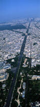 Paris, l'avenue des Champs Elysées. © Guillaume Plisson / Plisson La Trinité / AA13970 - Nos reportages photos - Panoramique vertical