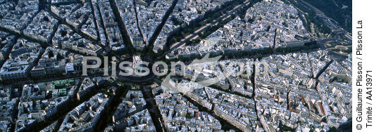 Paris, L'Arc de Triomphe. - © Guillaume Plisson / Plisson La Trinité / AA13971 - Photo Galleries - Urban