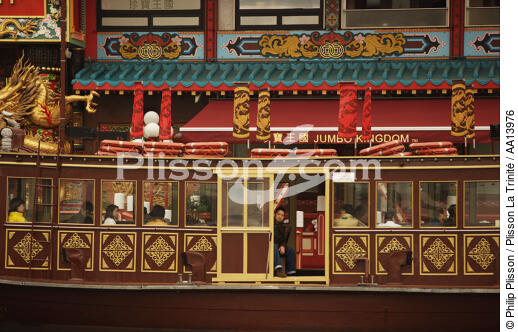 Floating restaurant in Hong Kong. - © Philip Plisson / Plisson La Trinité / AA13976 - Photo Galleries - Restaurant