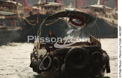 Dans le port d'Aberdeen à Hong Kong. - © Philip Plisson / Plisson La Trinité / AA13987 - Nos reportages photos - Sampan
