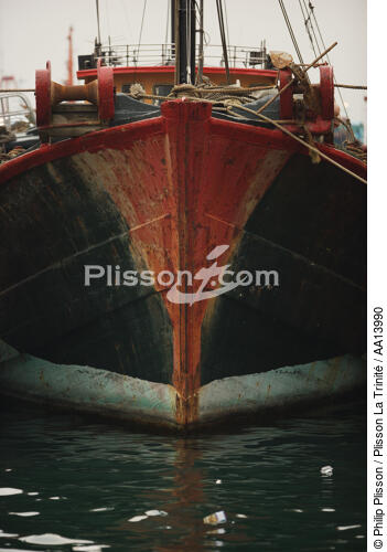 In the port of Aberdeen to HongKong. - © Philip Plisson / Plisson La Trinité / AA13990 - Photo Galleries - Elements of boat