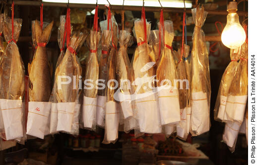 Dried fish in Hong Kong. - © Philip Plisson / Plisson La Trinité / AA14014 - Photo Galleries - Hong Kong, a city of contrasts