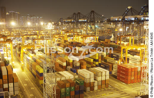 Cotainership terminal in Kowloon - © Philip Plisson / Plisson La Trinité / AA14045 - Photo Galleries - Kowloon