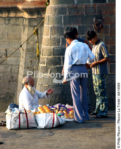 In the streets of Bombay. - © Philip Plisson / Plisson La Trinité / AA14069 - Photo Galleries - Man