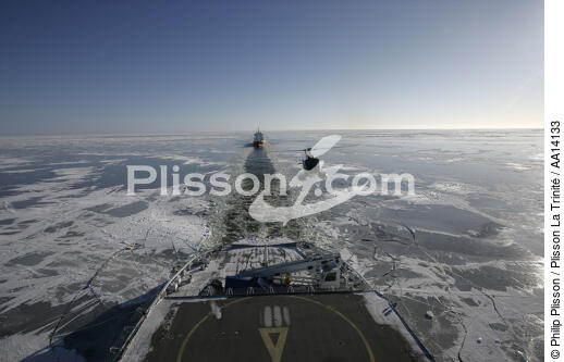 On board of an icebreaker in the Baltic sea. - © Philip Plisson / Plisson La Trinité / AA14133 - Photo Galleries - Helicopter