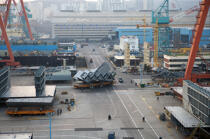 La ville portuaire de Ulsan en Corée de Sud. © Philip Plisson / Plisson La Trinité / AA14176 - Nos reportages photos - Chantier Hyundai, le plus grand chantier maritime du monde.
