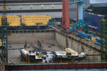 La ville portuaire de Ulsan en Corée de Sud. © Philip Plisson / Plisson La Trinité / AA14208 - Nos reportages photos - Chantier Hyundai, le plus grand chantier maritime du monde.