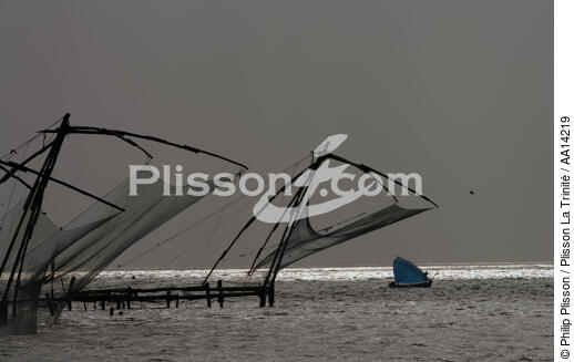 Chinese nets dans le Kerala, Inde. - © Philip Plisson / Plisson La Trinité / AA14219 - Nos reportages photos - La petite pêche au Kerala, Inde du sud